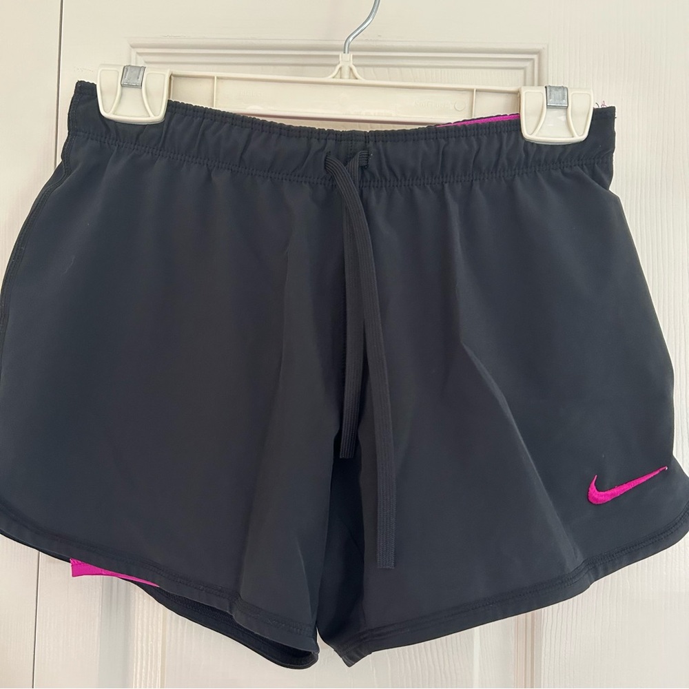 Nike Women’s Dri-Fit running shorts with built-in liner - Picture 4 of 6